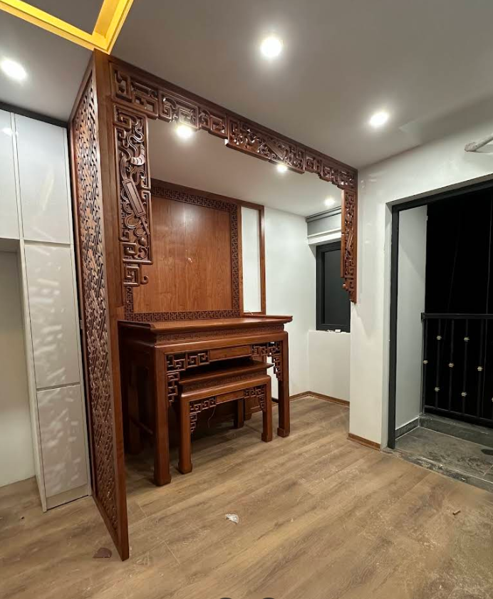 Lắp đặt vách ngăn và bộ bàn thờ triện cho anh Tú - Nghệ nhân Sơn Vũ